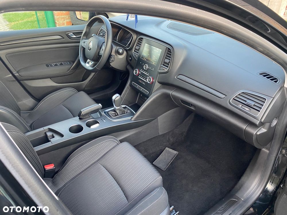 Renault Megane 1.5 Blue dCi Intens EDC - 11