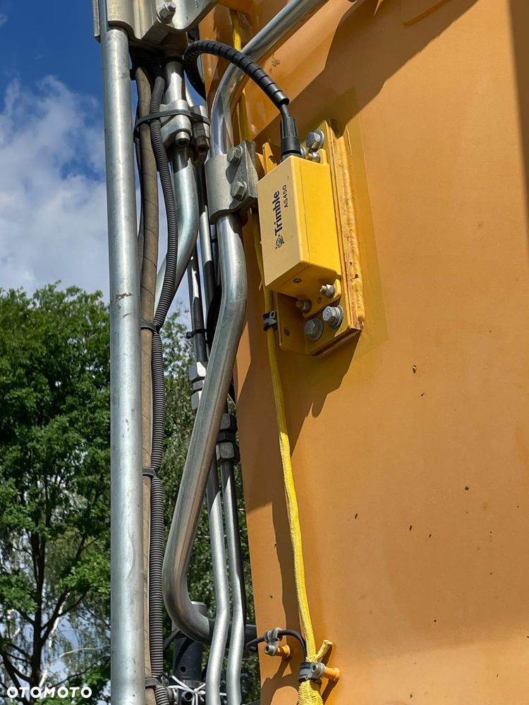 Liebherr R926 - 15