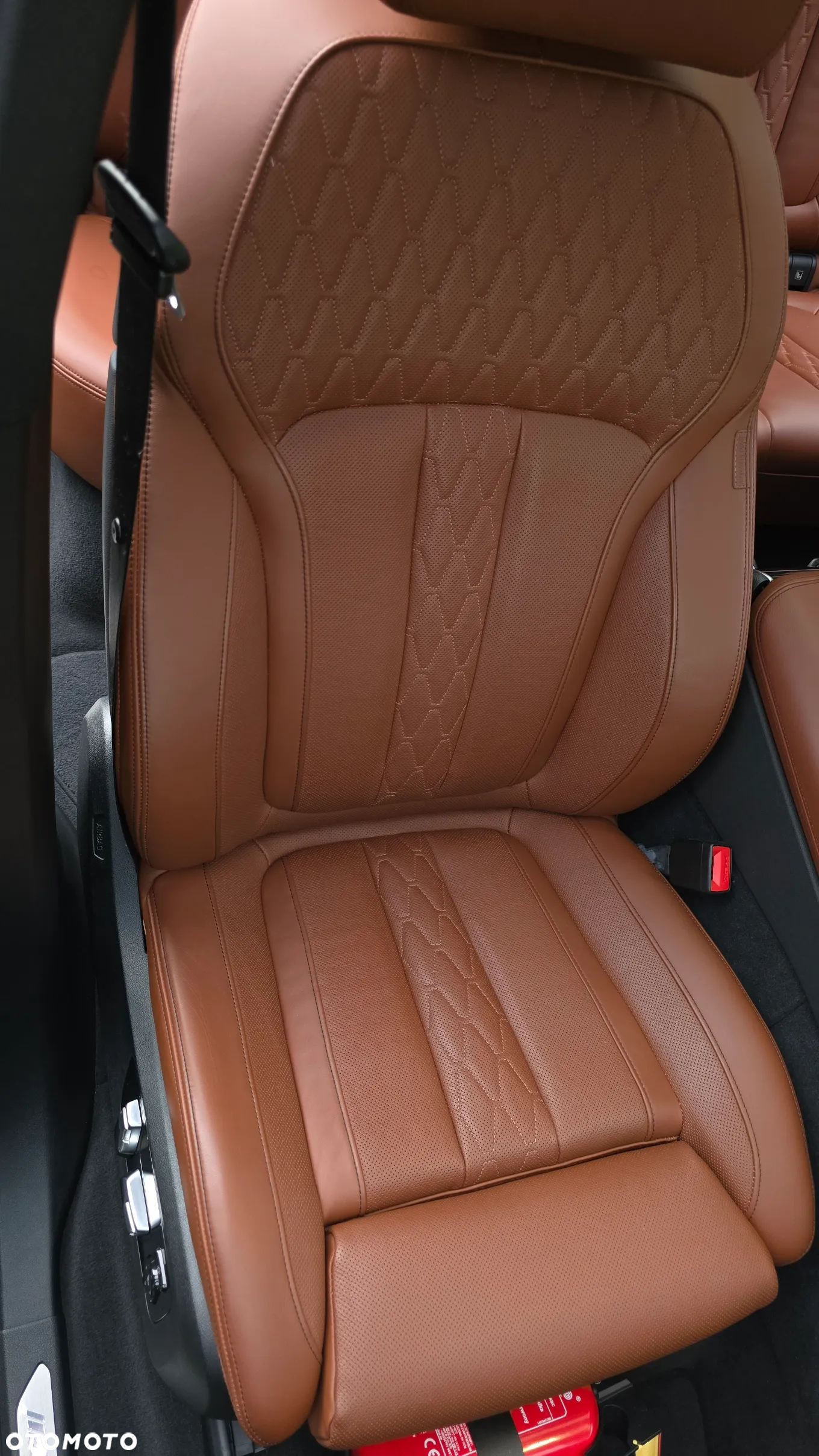 BMW X5 M M50i - 16