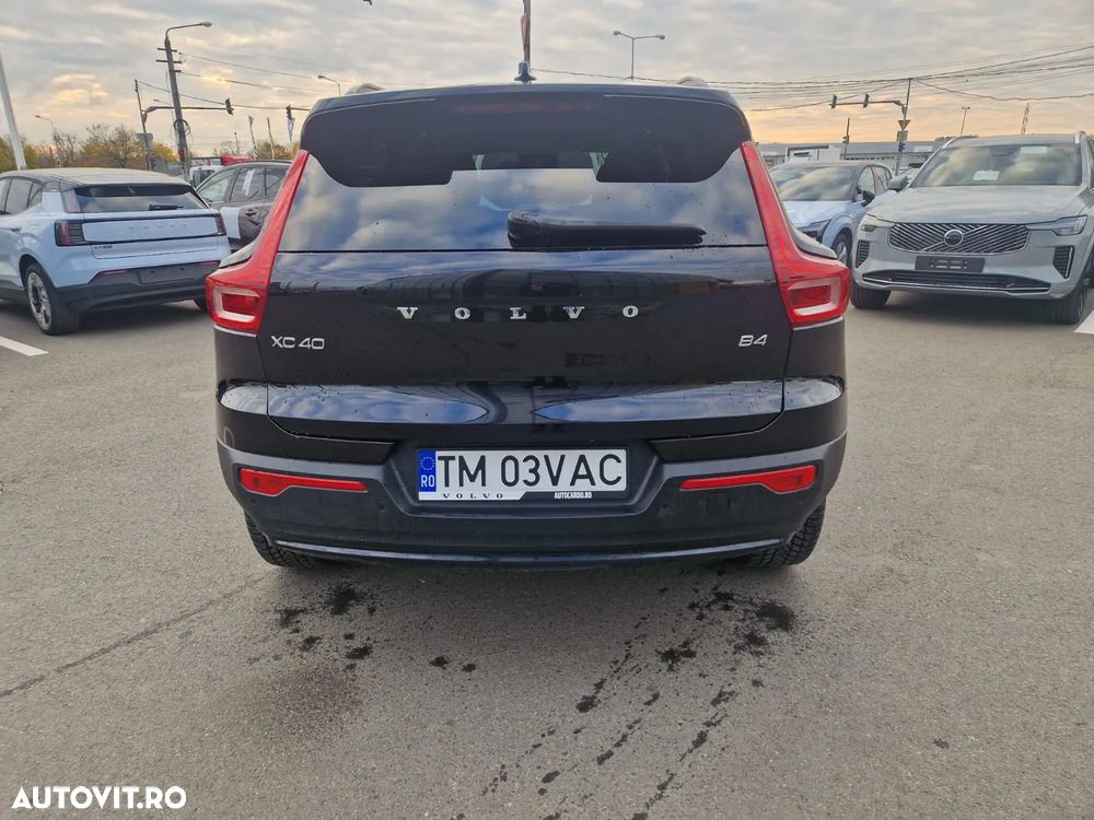 Volvo XC 40 B4 AT FWD MHEV Ultimate Dark - 8