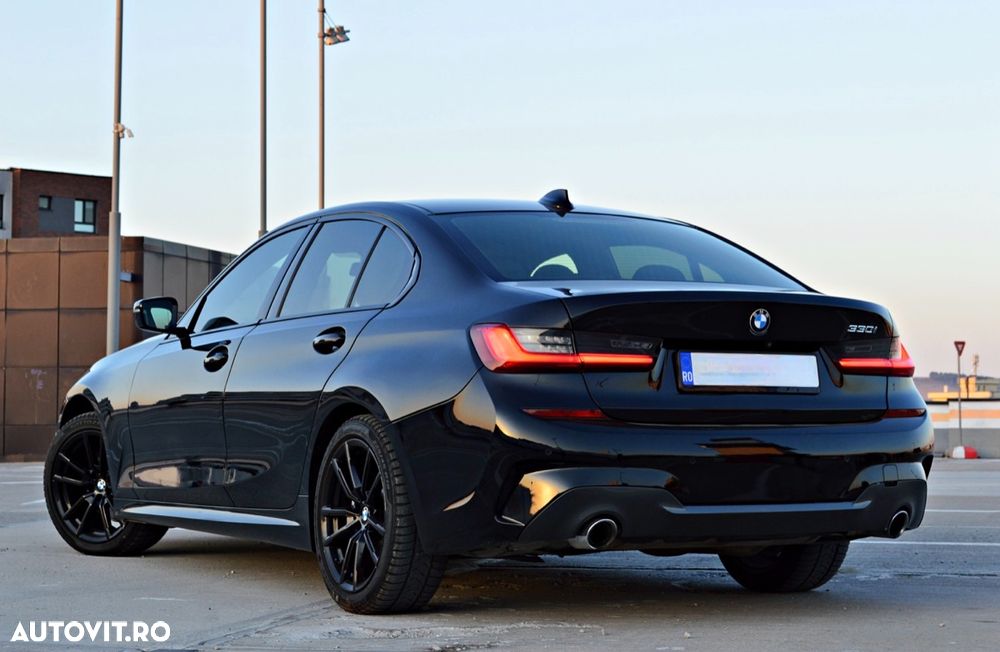 BMW Seria 3 330i AT - 5