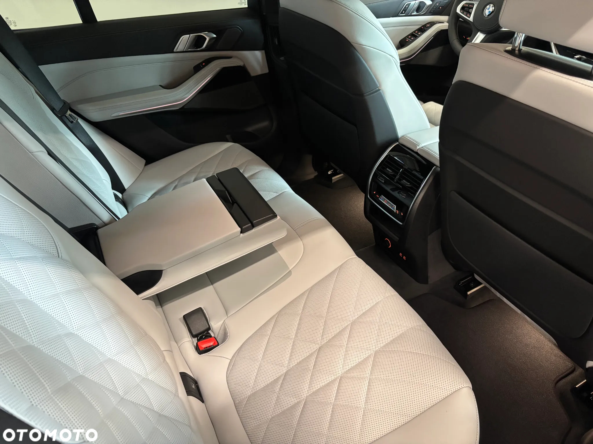 BMW X5 xDrive40i - 26