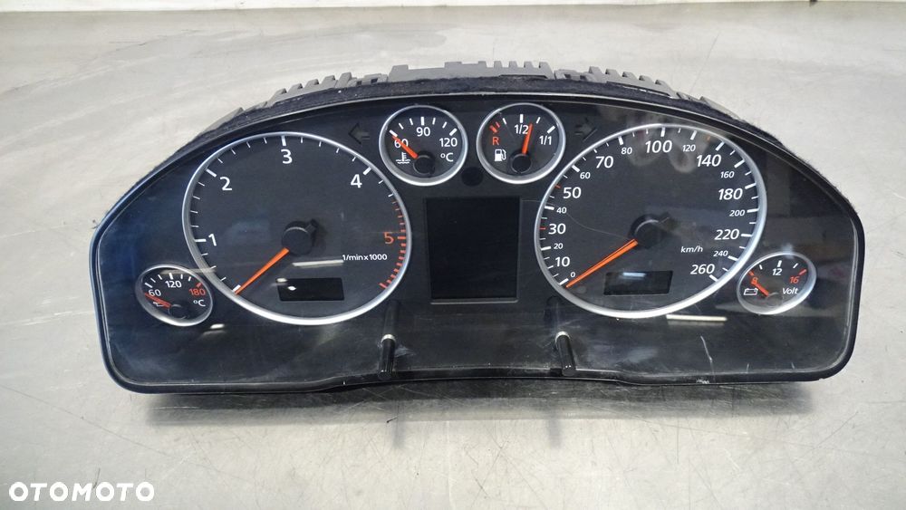 LICZNIK AUDI A6 C5 2.5TDI - 1