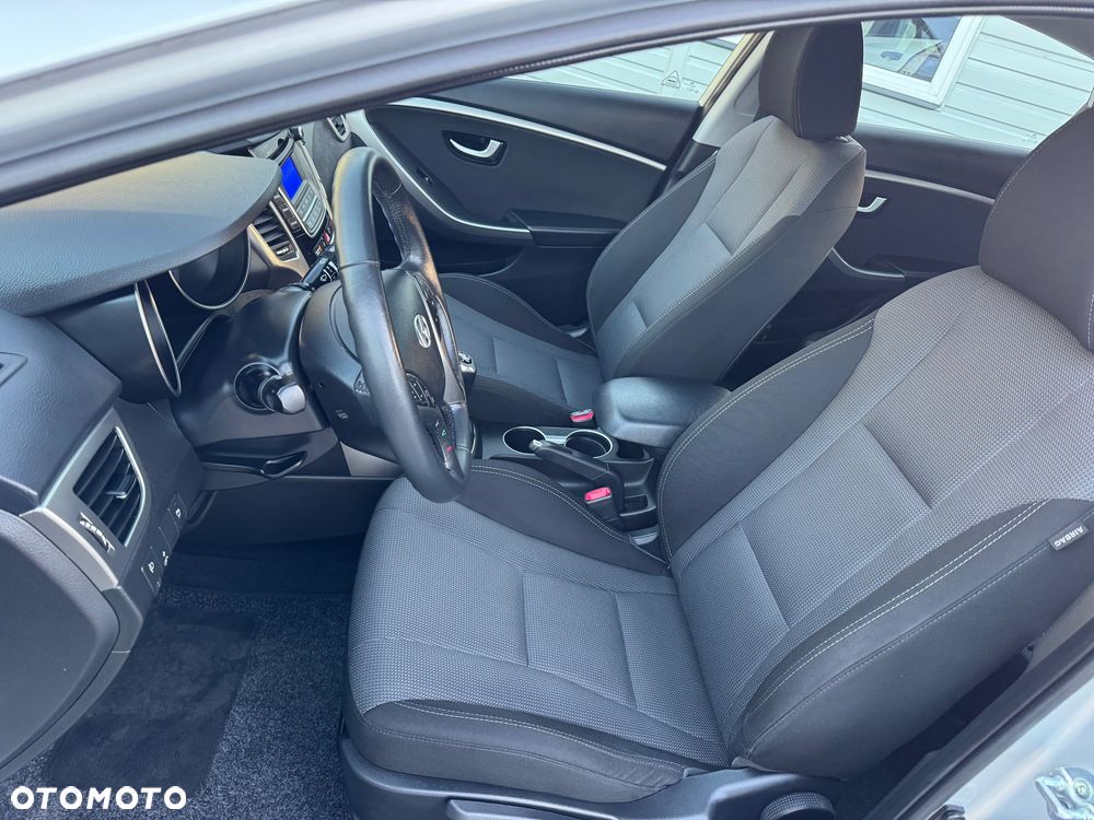 Hyundai i30 - 23