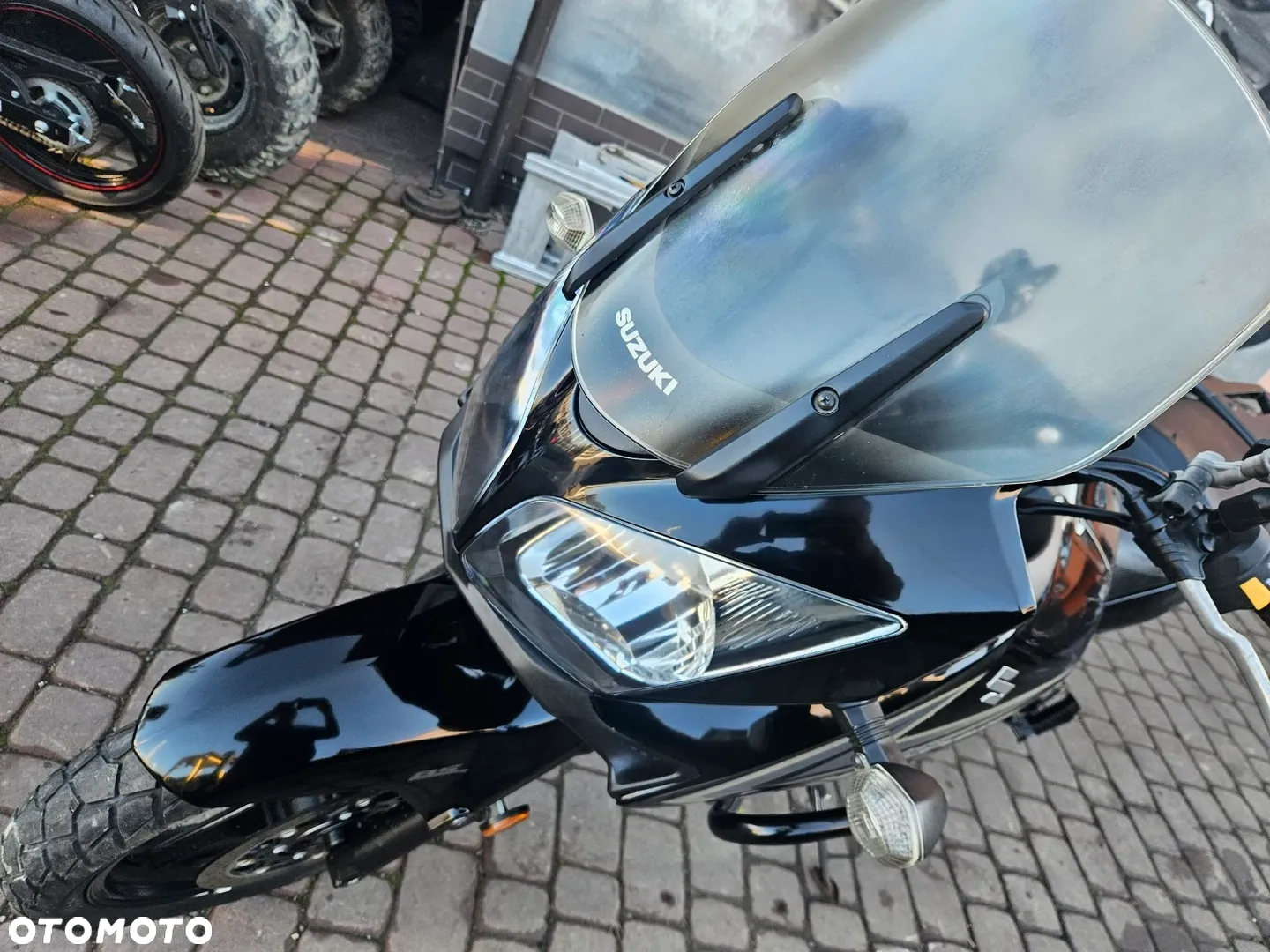 Suzuki DL - 28