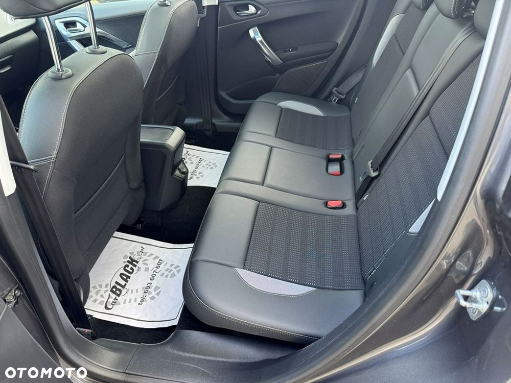 Peugeot 2008 - 11