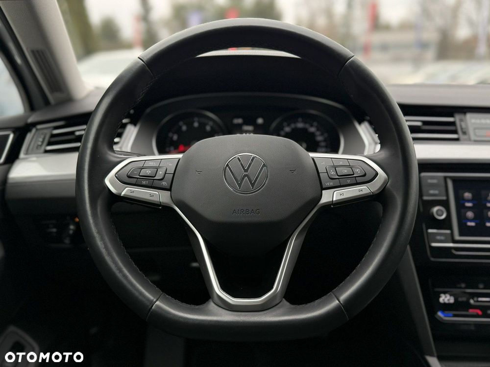 Volkswagen Passat - 17