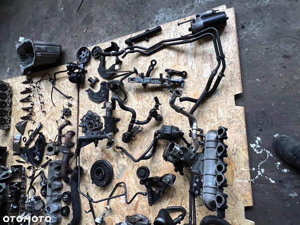 Vw Crafter Volkswagen silnik na części blok silnika wtryski głowica BJL BJM BJA BJK BJL POMPA WTRYSKOWA POMPA OLEJU PODSTAWA FILTRA OLEJU ODMA LISTWA WTRYSKOWA WAL WAŁ WALKI PANEWKI 076130 SB5cdk3 / 0445010125 074115109c 074115405 / 076103593a / 057130764F /076103373D / 076103021 /8F06 AL611  silnik cały na części - 19
