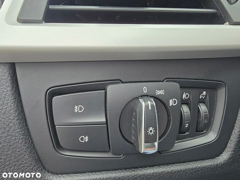BMW Seria 3 318d - 21