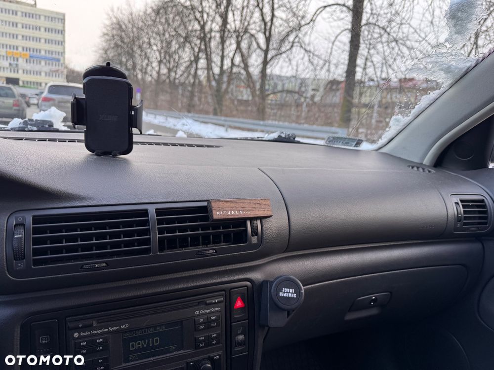 Volkswagen Passat 1.9 TDI Trendline - 4