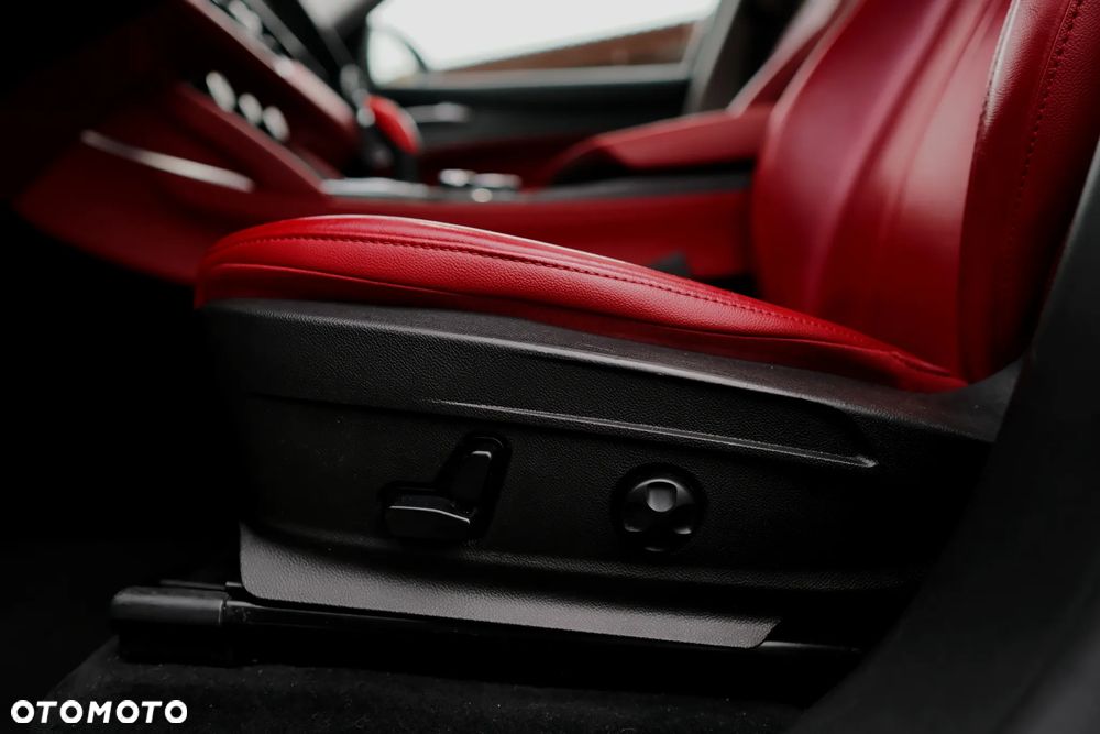 Alfa Romeo Stelvio - 8