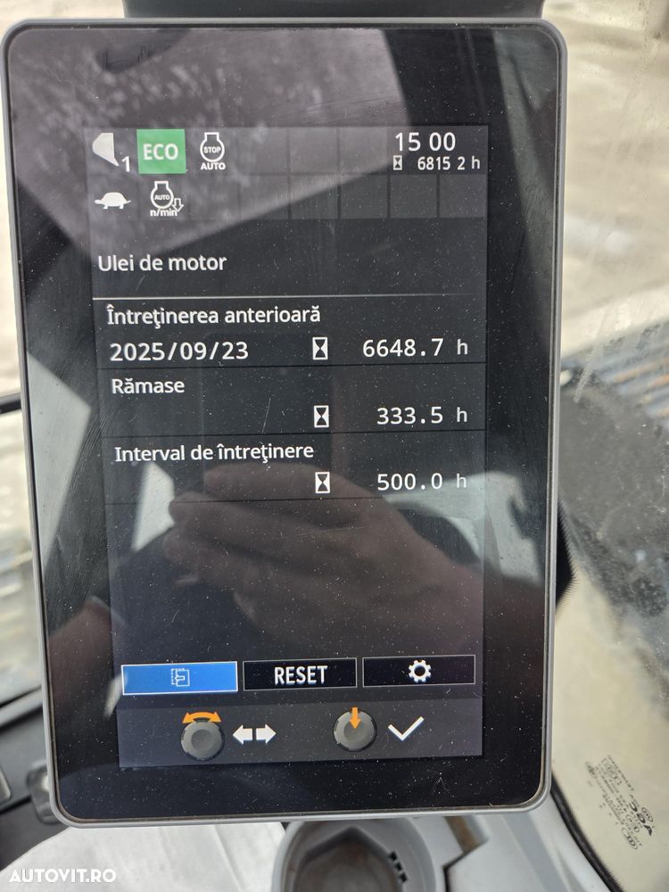Hitachi ZX250-7, 27,6t, 2020, 6.815h, latime 2,99m, cupa NOUA 1,55mc, lant si papuci NOI, inst picon si inst rotire pe brate, camera spate, camere laterale, gresare automata, ad sapare 7m, ridica 15t, consum 13,1l/h, revizii facute, leasing 4ani-99.000 Eur+t - 31