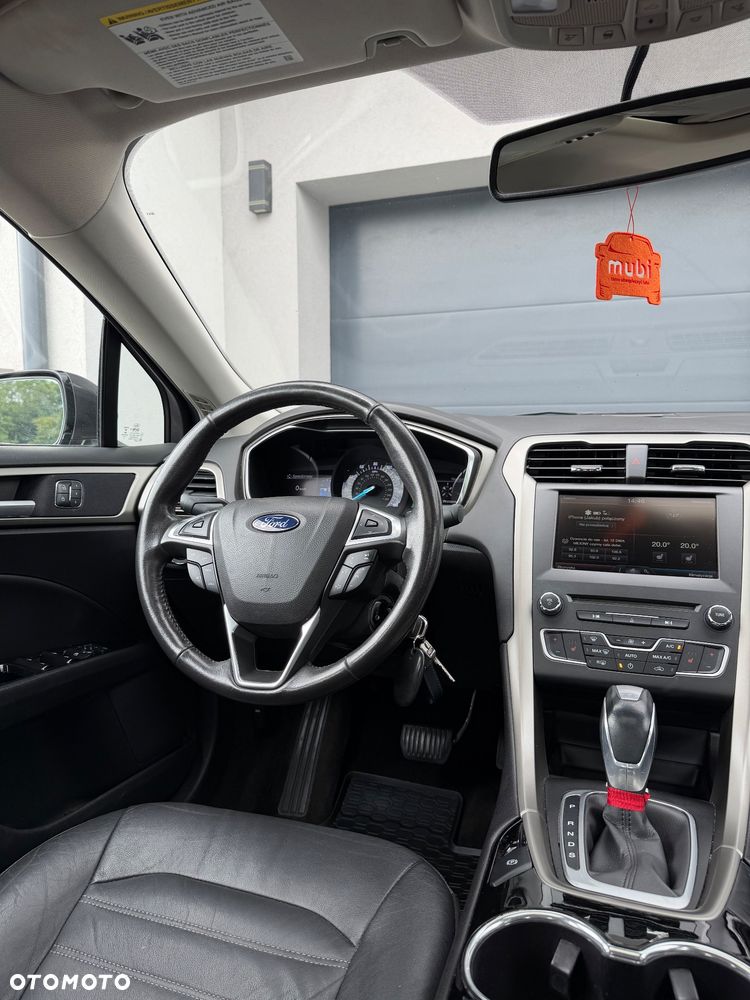 Ford Fusion - 12
