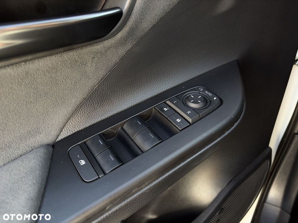Toyota C-HR 2.0 PHEV Dynamic Force Executive - 28