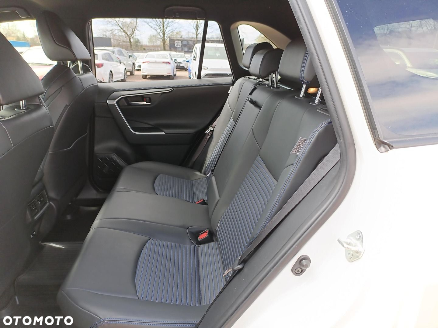 Toyota RAV4 - 15
