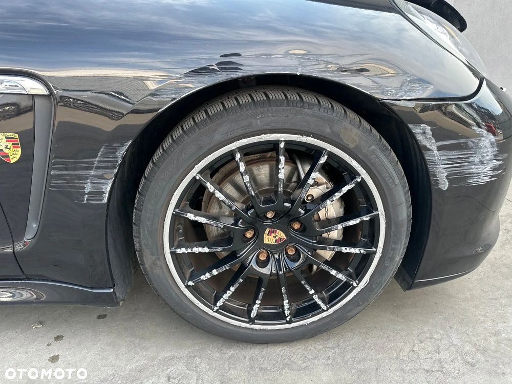 Porsche Panamera 4S - 16