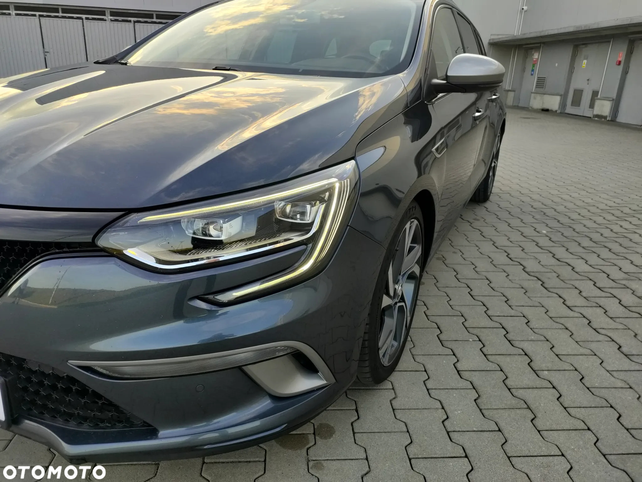 Renault Megane Grandtour ENERGY TCe 205 EDC GT - 3