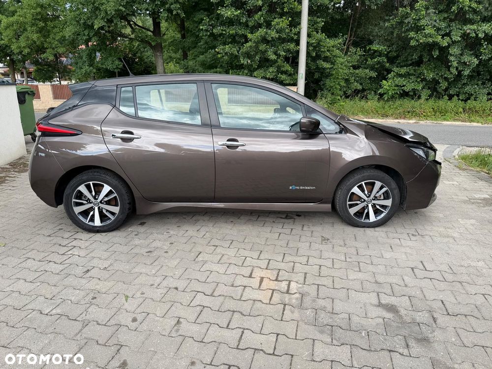 Nissan Leaf - 2