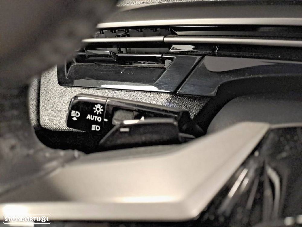Peugeot 3008 1.2 Hybrid Allure e-DCS6 - 12