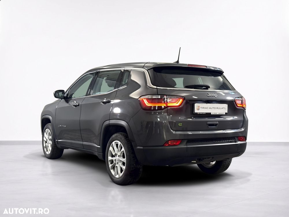 Jeep Compass - 4