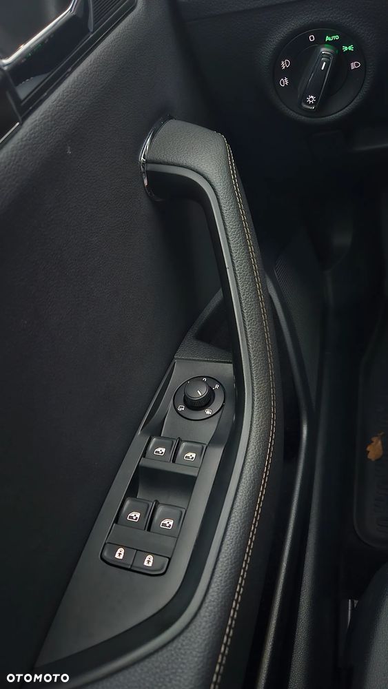 Skoda Superb 2.0 TDI SCR 4x4 Scout DSG - 33