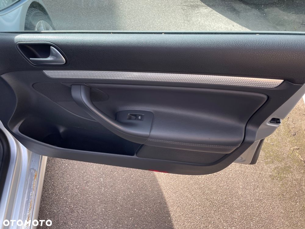 Volkswagen Golf V R32 DSG - 21