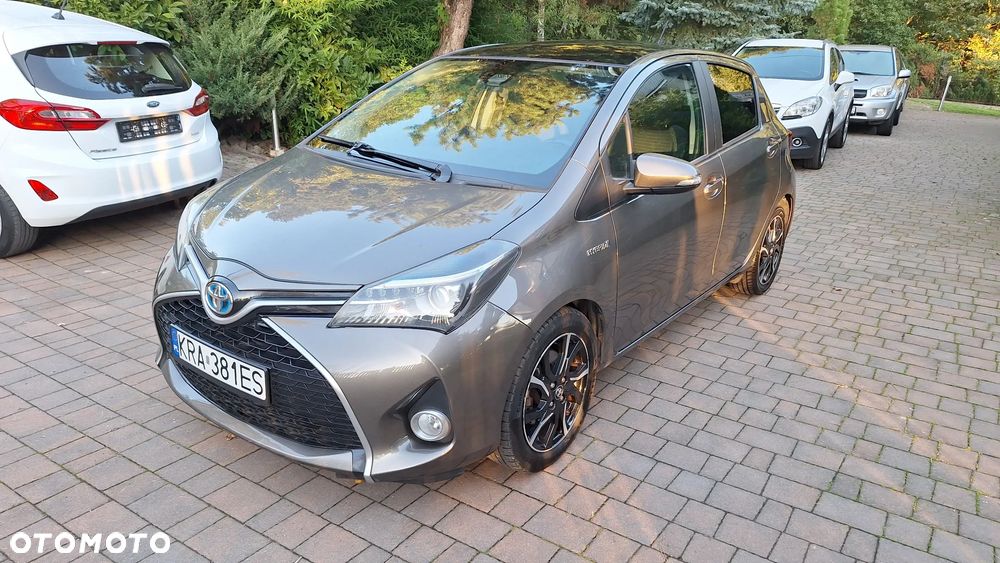 Toyota Yaris Hybrid 100 Premium - 3