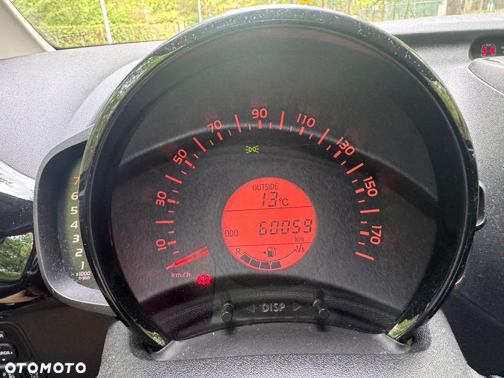 Toyota Aygo x-clusiv - 15
