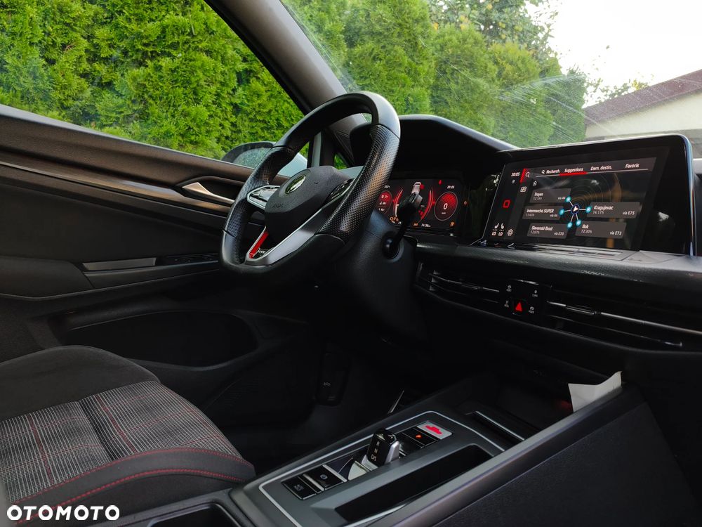 Volkswagen Golf - 6