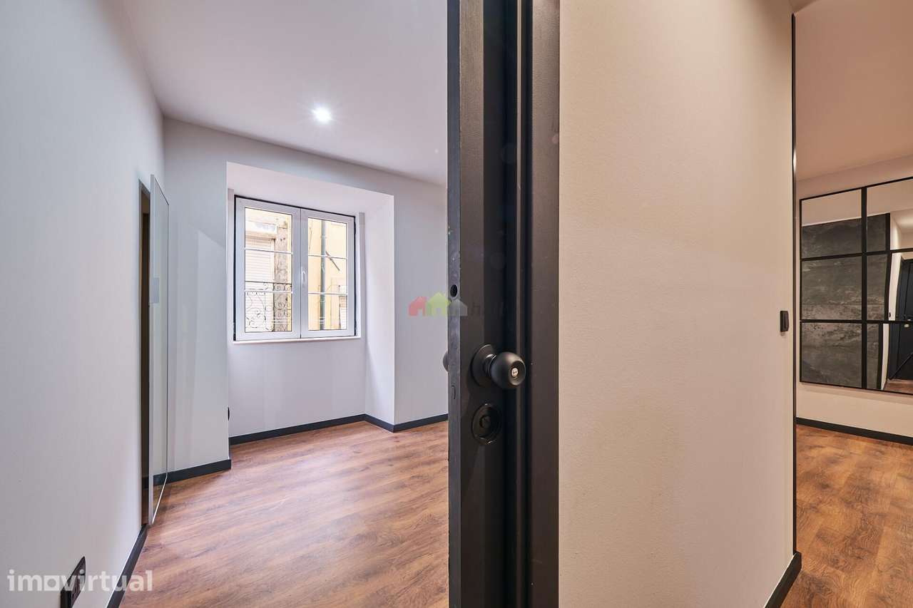 Apartamento T2 remodelado em Lisboa - Grande imagem: 2/18
