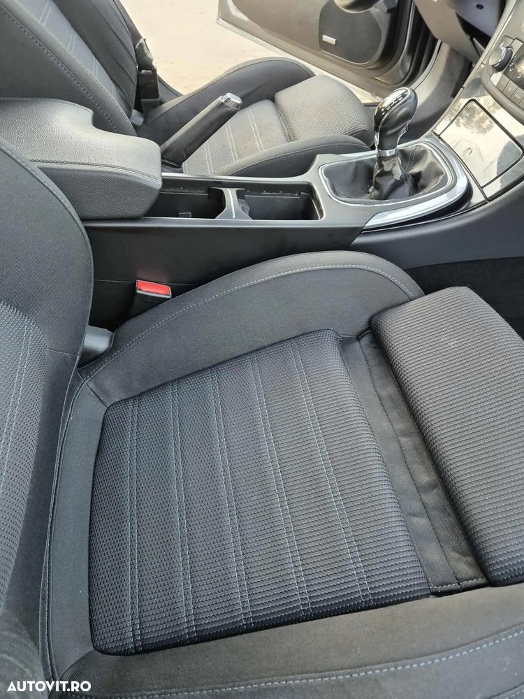 Opel Insignia 2.0 CDTI - 7