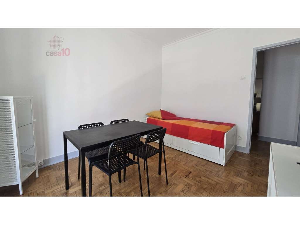 Arrenda-se T2 renovado e mobilado, no centro de Moscavide - Grande imagem: 2/23