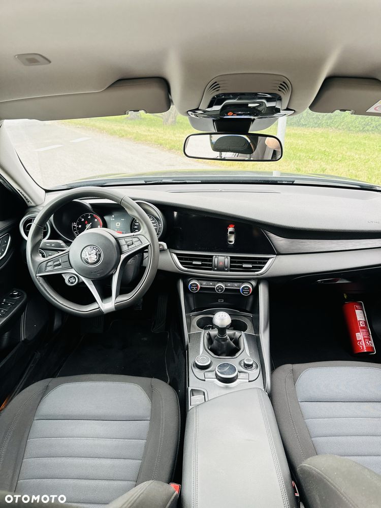 Alfa Romeo Giulia - 7