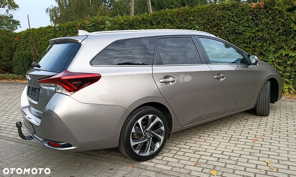 Toyota Auris - 12