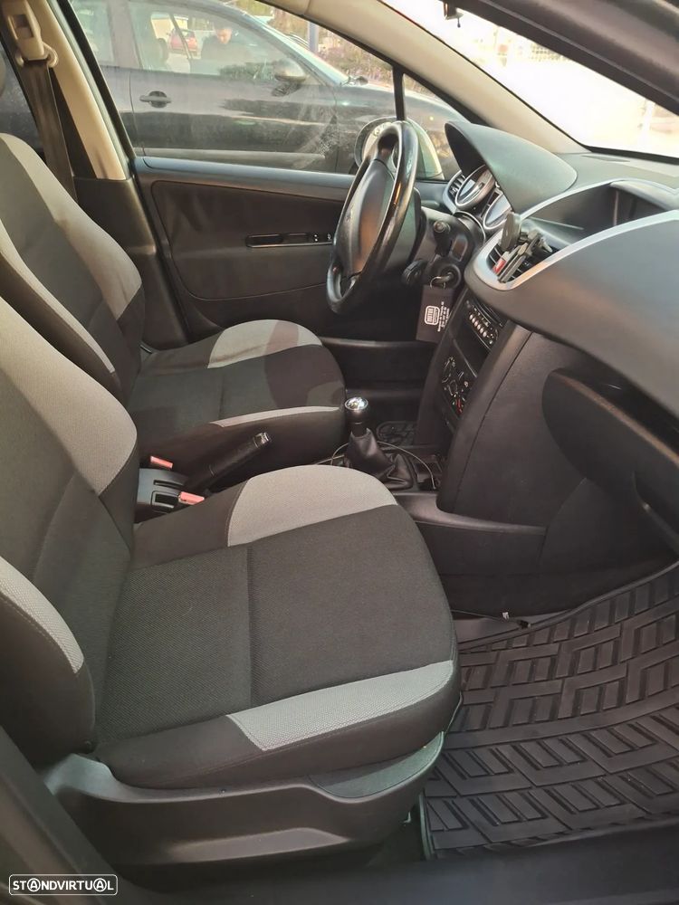 Peugeot 207 SW - 13