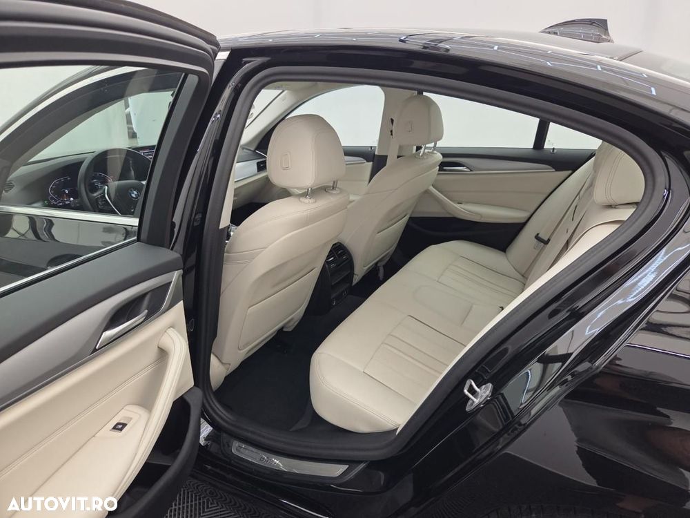 BMW Seria 5 530i xDrive AT MHEV - 10