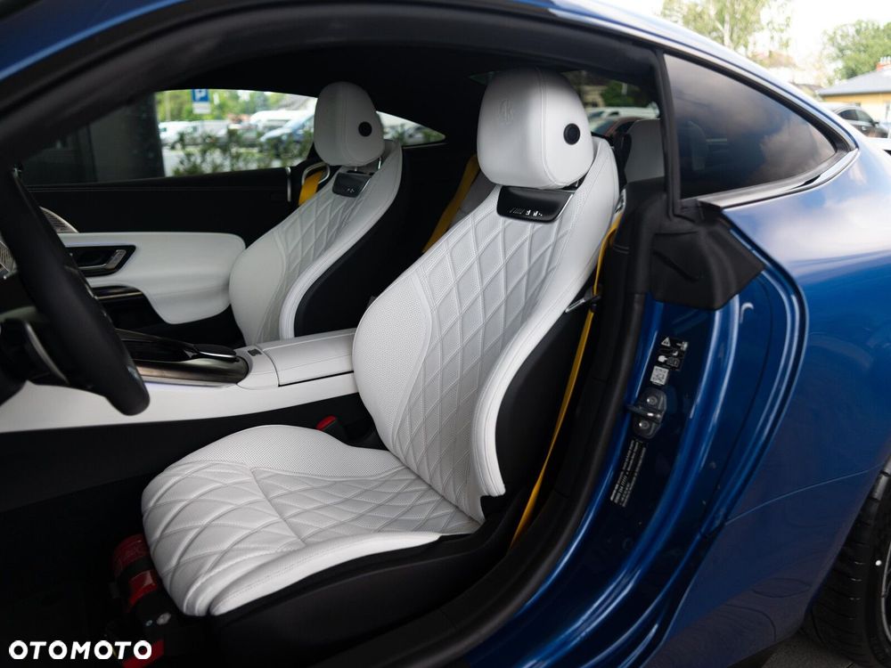 Mercedes-Benz AMG GT - 11