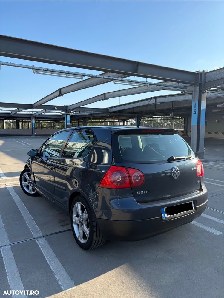 Volkswagen Golf 1.6 Comfortline - 4