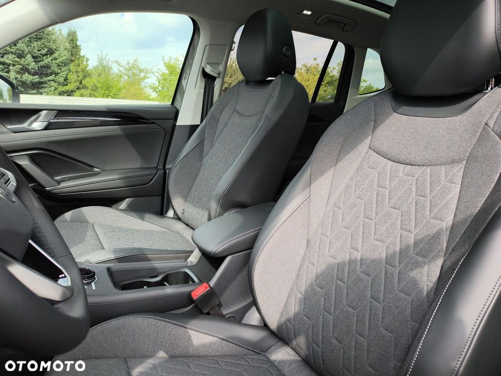 Volkswagen Tiguan - 11