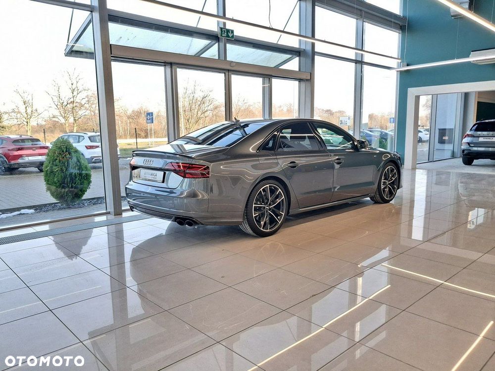 Audi S8 - 7
