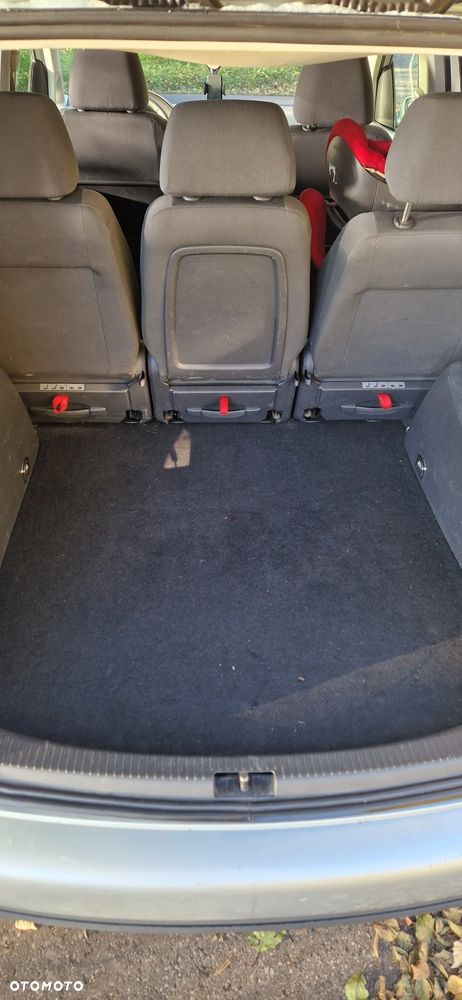 Volkswagen Touran 2.0 TDI Highline DSG - 8