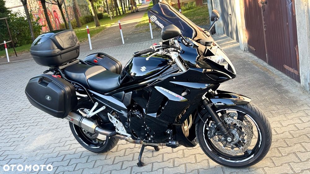 Suzuki GSX - 38