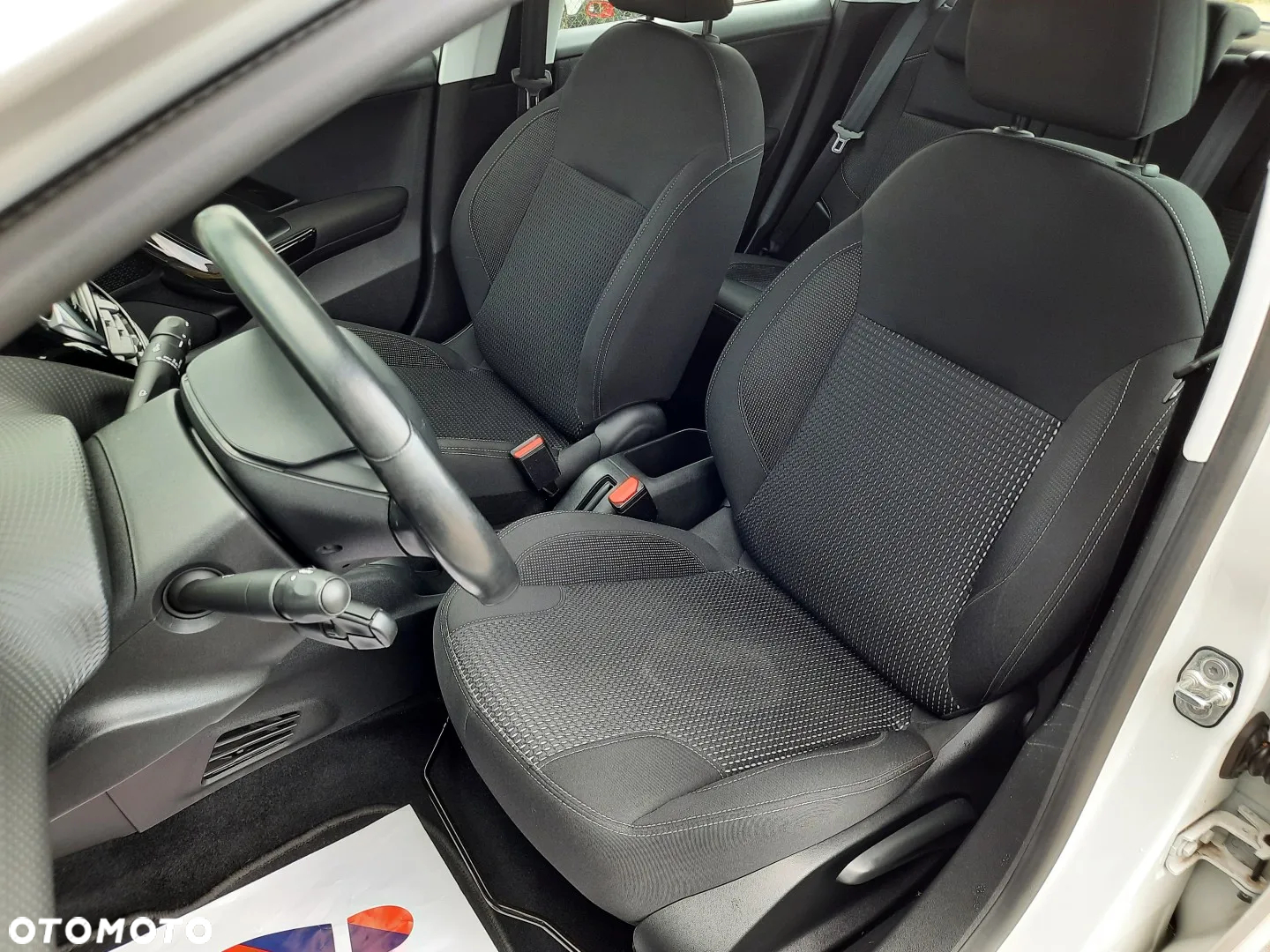 Peugeot 208 PureTech 110 Stop & Start EAT6 Allure - 17