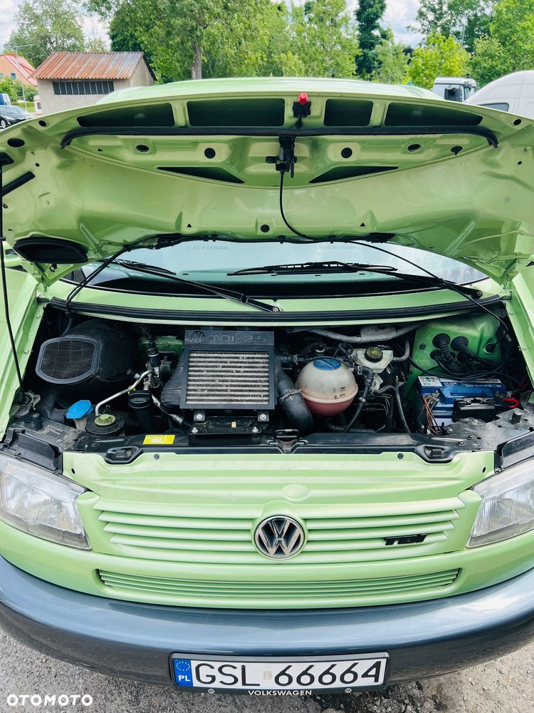 Volkswagen Multivan - 18