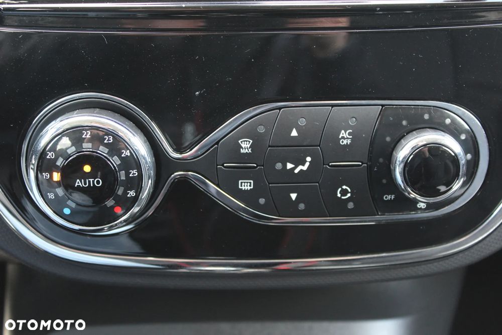 Renault Captur TCe 120 EDC Helly Hansen - 25