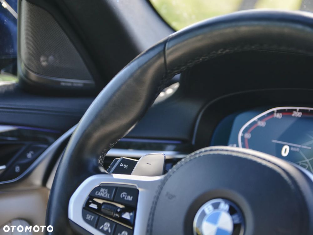 BMW Seria 5 540d xDrive mHEV M Sport sport - 33