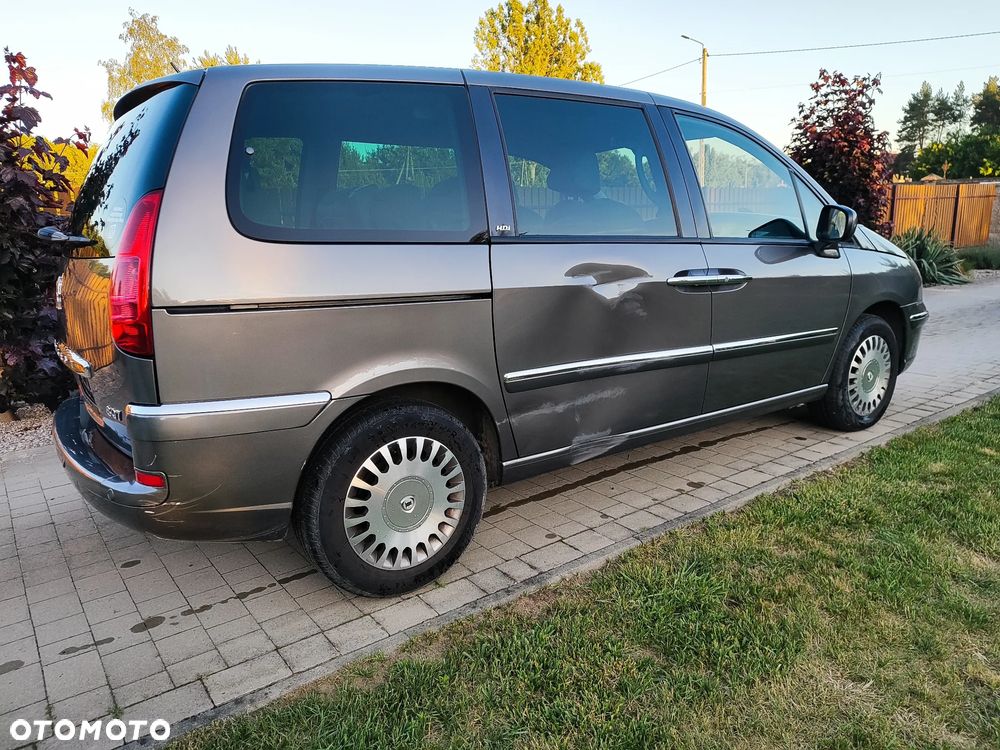 Peugeot 807 HDi 170 Bi-Turbo Premium - 3