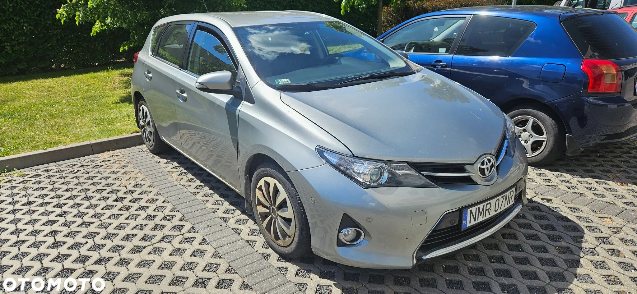 Toyota Auris 1.6 Premium Comfort - 1