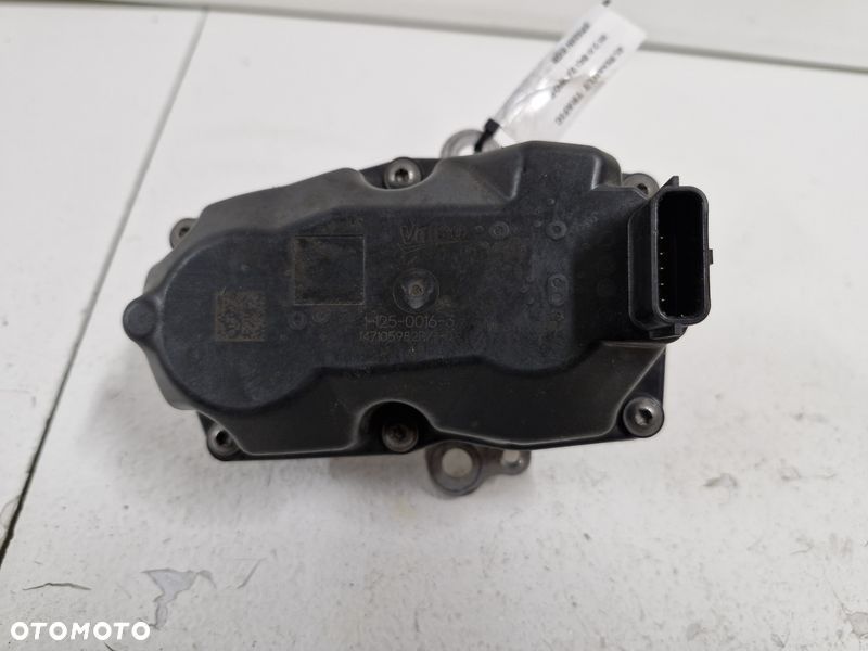 RENAULT TRAFIC III VIVARO B 2.0 DCI ZAWÓR SPALIN EGR 147105982R - 3