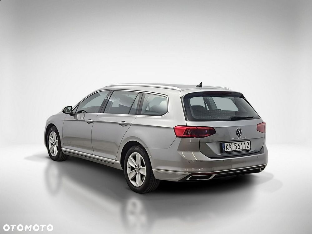 Volkswagen Passat Variant 2.0 TDI Elegance DSG - 4